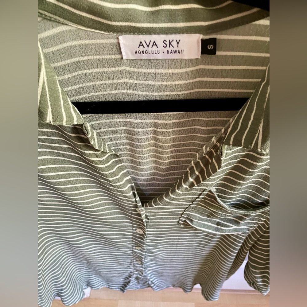 Excellent Condition Ava Sky Top Tiani (worn once) - Picture 3 of 3
